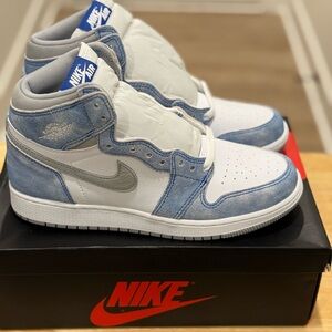 Size 7 Grade School- Air Jordan 1 Retro OG High Hyper Royal.
